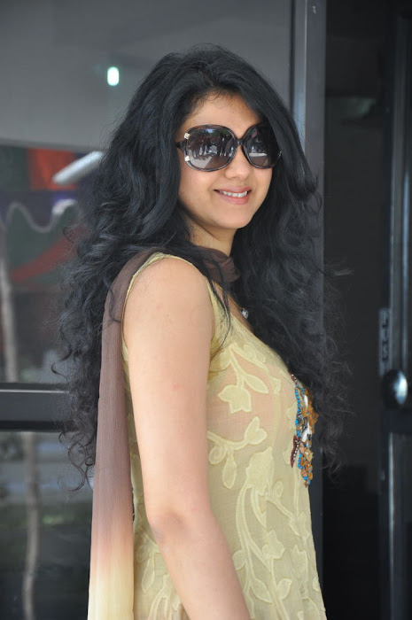 kamna jethmalani at movie 9 entertainments movie pooja unseen pics