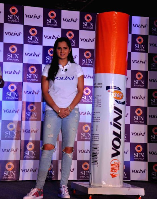 Sania Mirza hot pics in white T Shirt looking hot 
