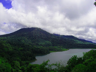 Danau Buyan