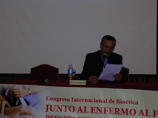 El Pbro. Dr. Luis Anaya a cargo de la síntesis del primer día del Congreso