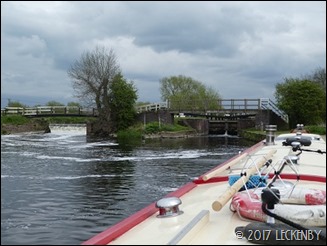 Silbey Lock and it's weir P1020216sm