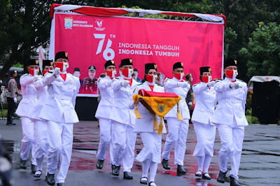 Penurunan Sang Saka Merah Putih Berjalan Khidmat. 