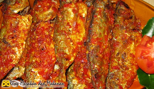 Ikan Bumbu Cabe Merah