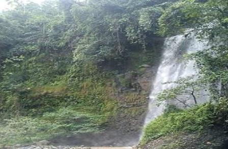  adalah tempat wisata air terjun Curug Cimandaway ini terletak diperbatasan antara Jawa Ba Curug Cimandaway Dayeuhluhur Cilacap Jawa Tengah