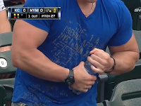 Muscular Mets fan struggles to open water bottle