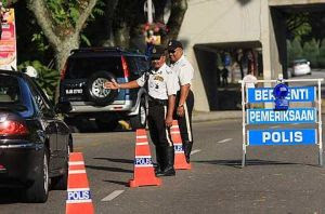 Sekatan polis kawal perhimpunan bantah PPSMI di KL