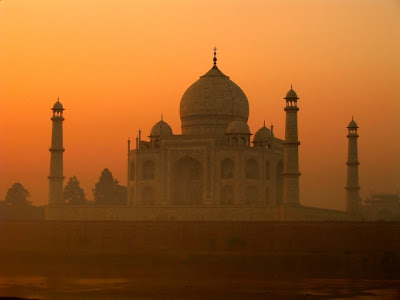 Taj Mahal in early morning - photoforu.blogspot.com