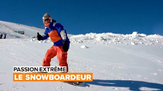 Un snowboardeur