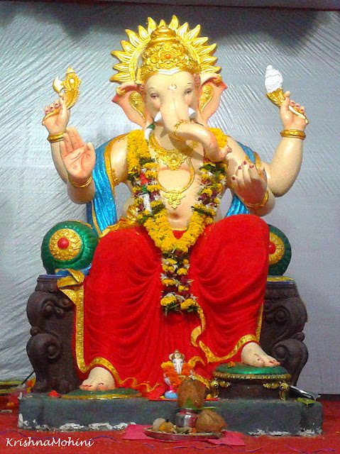 Image: Lord Ganesha with Golden Aura