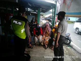 Polisi Ingatkan Masyarakat Patuhi Physical Distancing Dan larangan Berkerumun