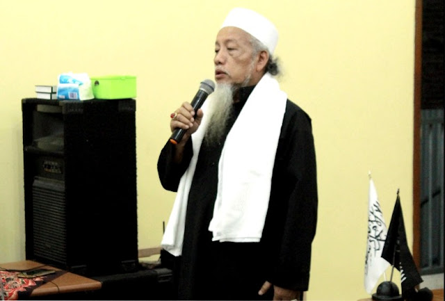 KH. Afifudin Pengasuh Pondok Pesantren Holy Alfurqon Mangkang