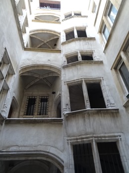 2018.08.22-165 maison rue Juiverie