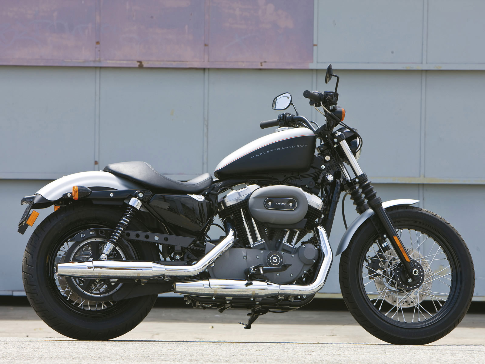  XL  1200N Sportster 1200  Nightster 2009 Harley  Davidson 