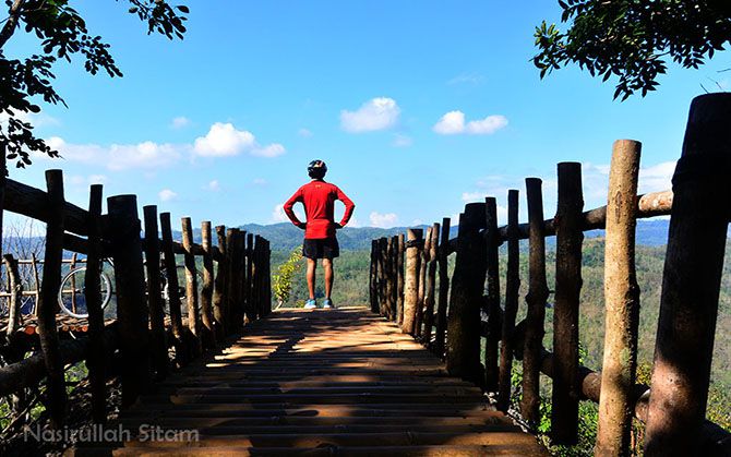 Menatap Sungai Oya dari Watu Lawang, Mangunan.