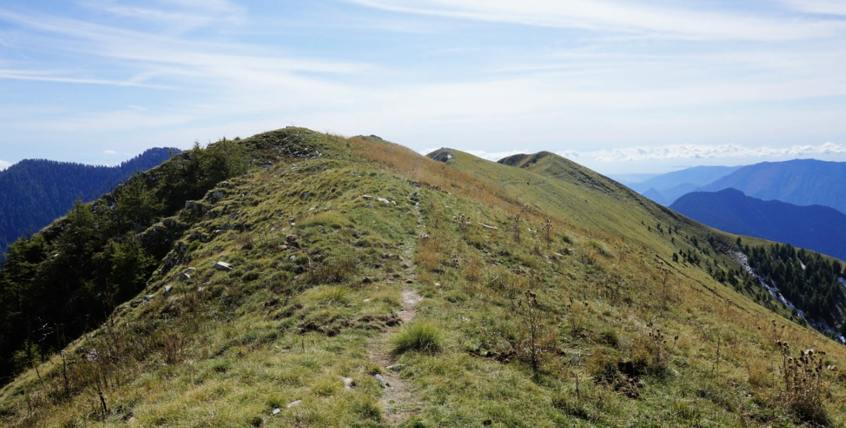 Ridge south of Caïre Gros