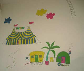 em paredes rui aleixo pintura mural loja circo tenda caravana 2