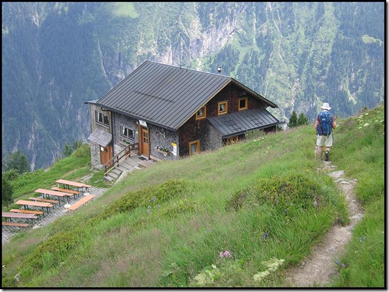 2718-Approaching-Gams-Hut