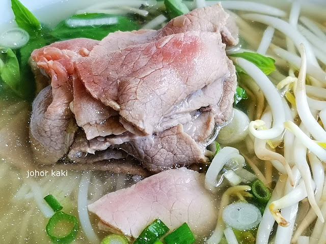 Golden Turtle Restaurant. Toronto's Most Famous Pho