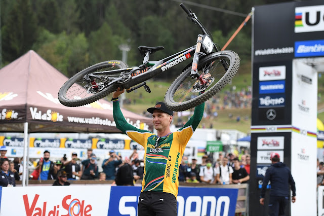 Greg Minnaar é novo campeão mundial de Downhill com quase 40 anos - Foto: UCI Mountain Bike