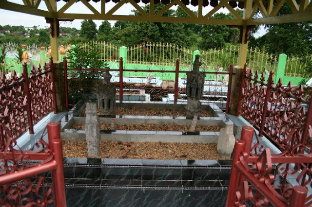 Taman Makam Raja-Raja 