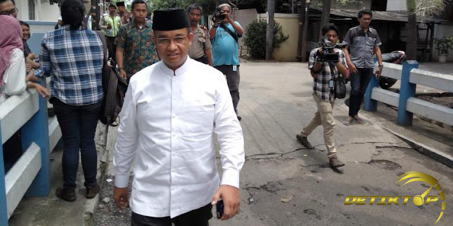 Calon gubernur DKI Jakarta, Anies Baswedan saat di kawasan Kelapa Gading, Jakarta Utara pada Jumat (24/2/2017).