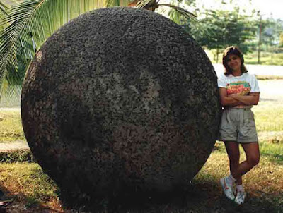 bola kerikil abnormal dari  materi granit dalam banyak sekali ukuran inilah  misteri kerikil raksasa