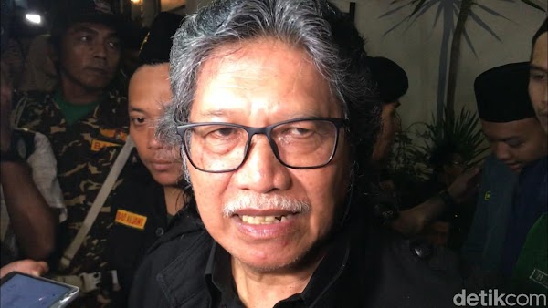 Cak Nun: Gus Sholah Ulama Rasional, Ingin Muktamar NU Tanpa Politik Uang