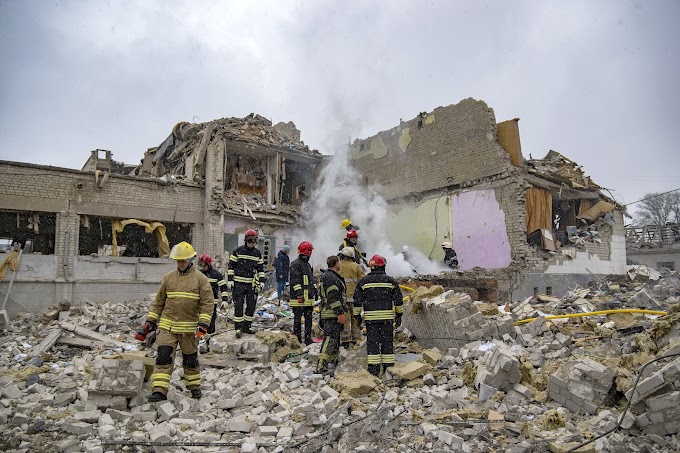 Forti esplosioni a Kharkiv, proseguono combattimenti ad Est
