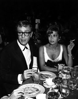 La cena de Michael Caine y Nancy Sinatra