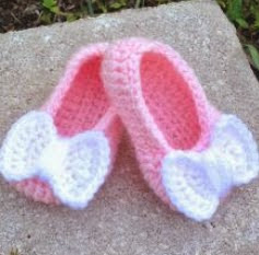 http://translate.googleusercontent.com/translate_c?depth=1&hl=es&rurl=translate.google.es&sl=en&tl=es&u=http://bellusthreads.com/2014/05/06/skylars-baby-shoes-free-crochet-pattern/&usg=ALkJrhhvuPT3Q6v18KI3-EGxUOCjq7DKQA