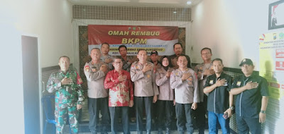 Aipda Wiwid Yulianto S.H Bersinergitas OMAH REMBUG BKPM di desa Binaannya