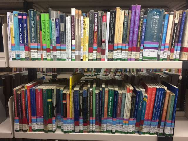 Buku di Perpustakaan 