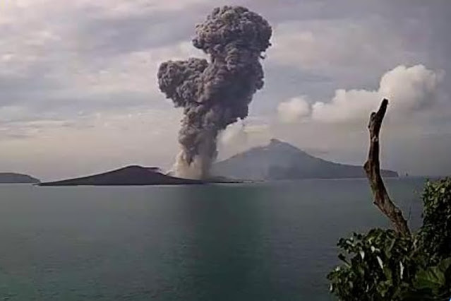 Masyarakat Pesisir dan Nelayan Diimbau Waspadai Erupsi Gunung Anak Krakatau