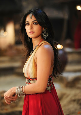 Sexy Wallpapers of Anushka Rudrama Devi