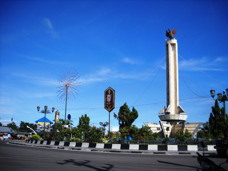 Pangkalan Bun, Pangkalan Bunderan? dan kota yang dijuluki kota.