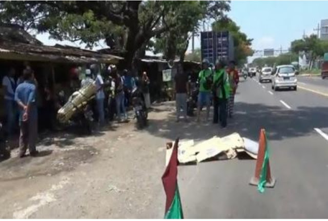 Pemotor Asal Jember Mati Di Tabrak Lari Truk Trailer Di Pasuruan