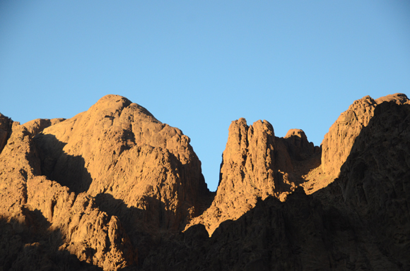 Matahari Tenggelam di Gunung Sinai (Bagian 1)  rambutkriwil