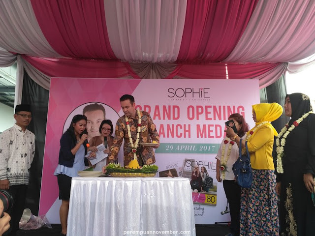 pembukaan toko sophie paris di medan