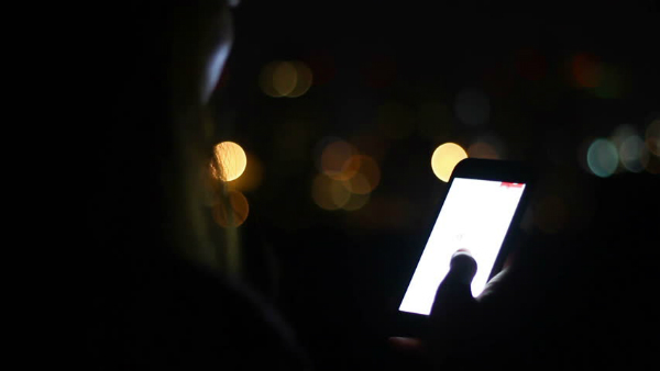 Study: rays of smart phones may lead to blindness!