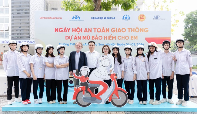 Quỹ AIP: Hơn một thập kỷ lan tỏa tầm quan trọng của việc đội mũ bảo hiểm an toàn tại Việt Nam