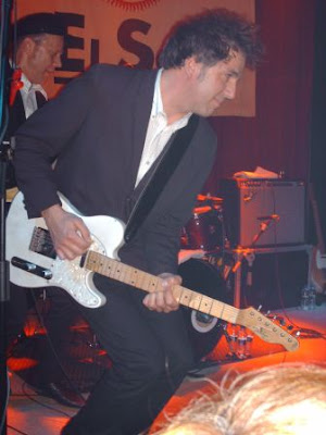 Greg con la guitarra de Los Chicos