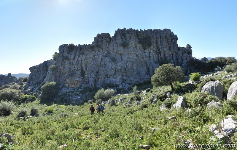 Villaluenga del Rosario - Llanos del Republicano - Torcal de Cancha Bermeja - Cerro Tinajo