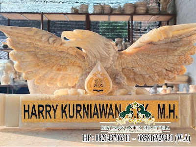 Papan Nama Burung Elang