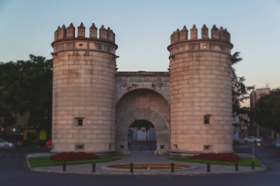 Guía de Badajoz: Descubre la riqueza histórica de la ciudad y sus impresionantes monumentos.