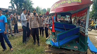 Innalillahi.. Odong-odong Tertabrak Kereta di Serang, 9 Tewas, 3 Anak-anak