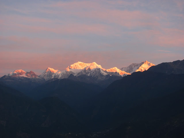 Sunrise on Kanchendzonga from Elgin