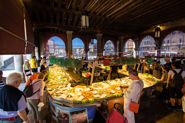 Mercato di Rialto-Venezia