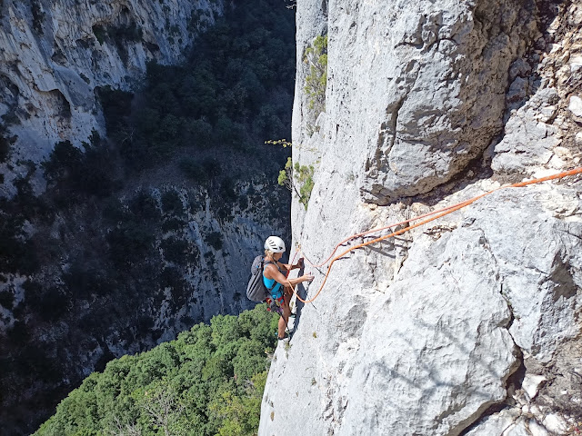 Escalade Verdon, secteur de Main Morte "l'usage du monde"