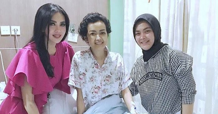 Syahrini Jenguk Julia Perez, Netizen Malah Prihatin Karena 