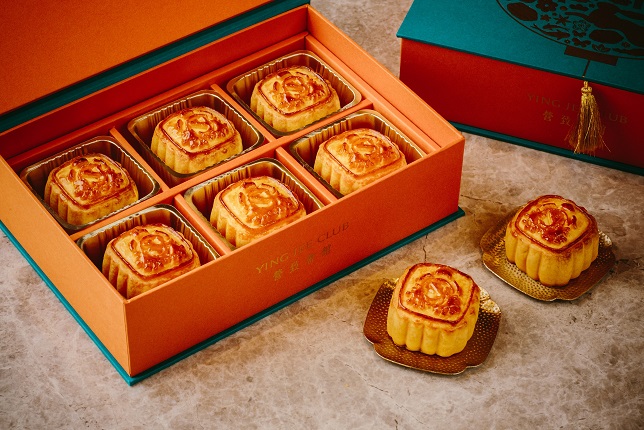 mylifestylenews: Ying Jee Club Presents Classic Mini Egg Custard Mooncakes